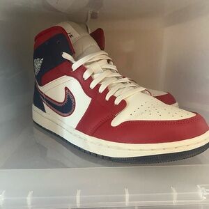 Nike Womens Air Jordan 1 Mid SE 2022 USA